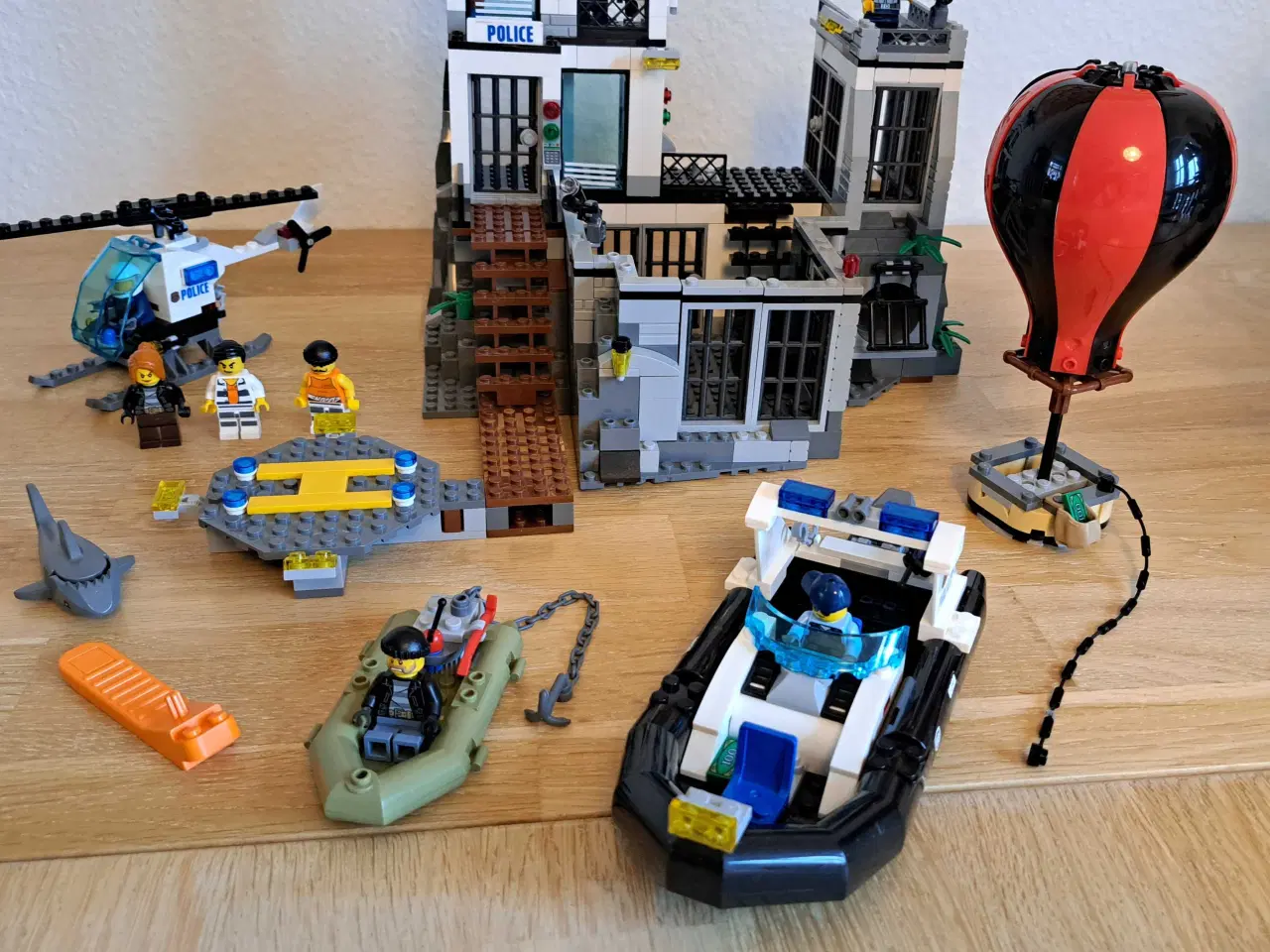 Billede 2 - LEGO City - Fængselsø - 60130