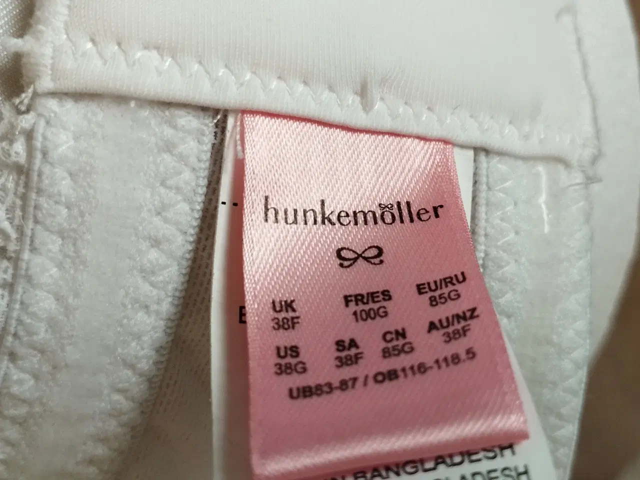 Billede 8 - 2 BH  med bøjler, HUNKEMÖLLER,  sort str. 85 G og 