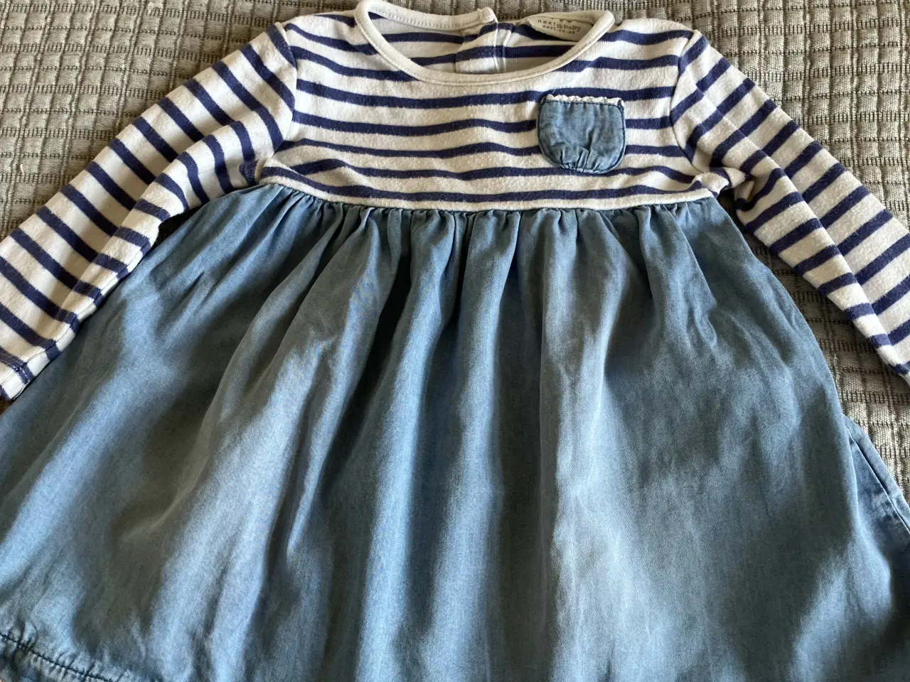 Billede 3 - Kjole fra Next, str. 74/6-9 mdr.