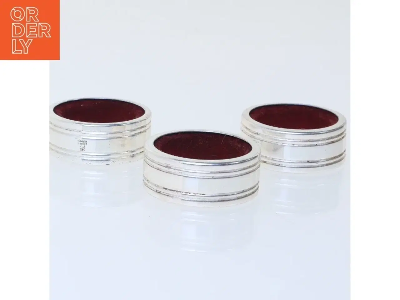 Billede 1 - Sæt af tre sølv serviet ringe (str. Ø 4 cm)