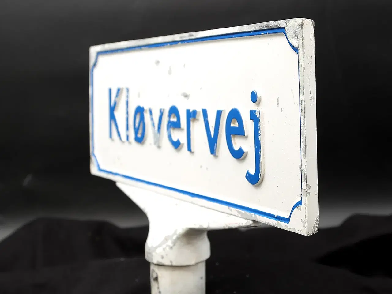 Billede 3 - Vintage dansk vejskilt “Kløvervej” i aluminium