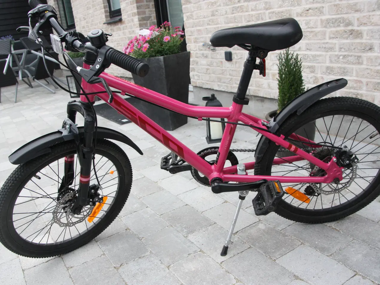 Billede 1 -  pige cykel