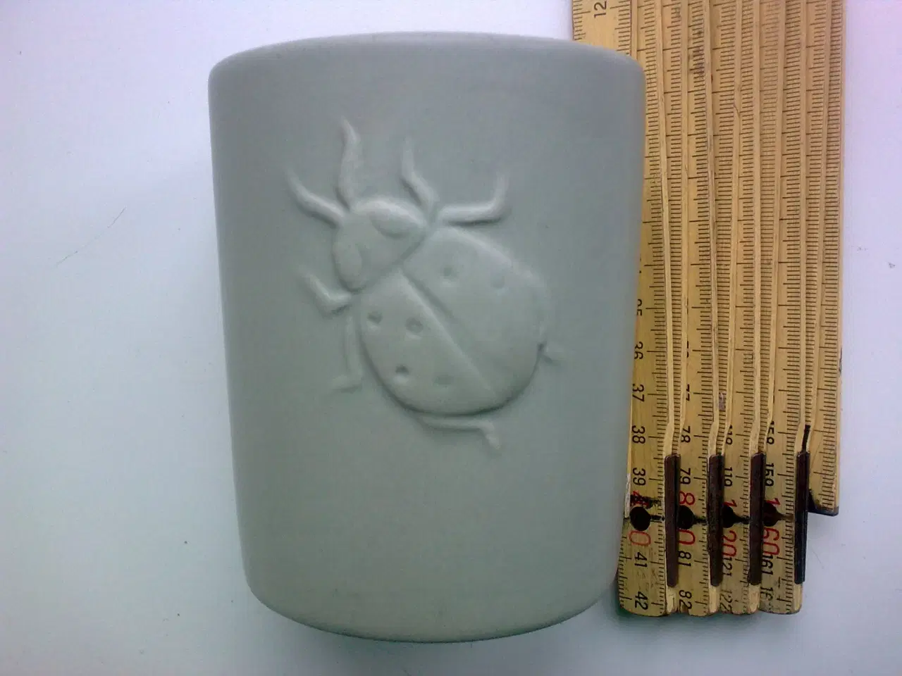 Billede 4 - Insekter i relief på beholder krus cylinder UBRUGT