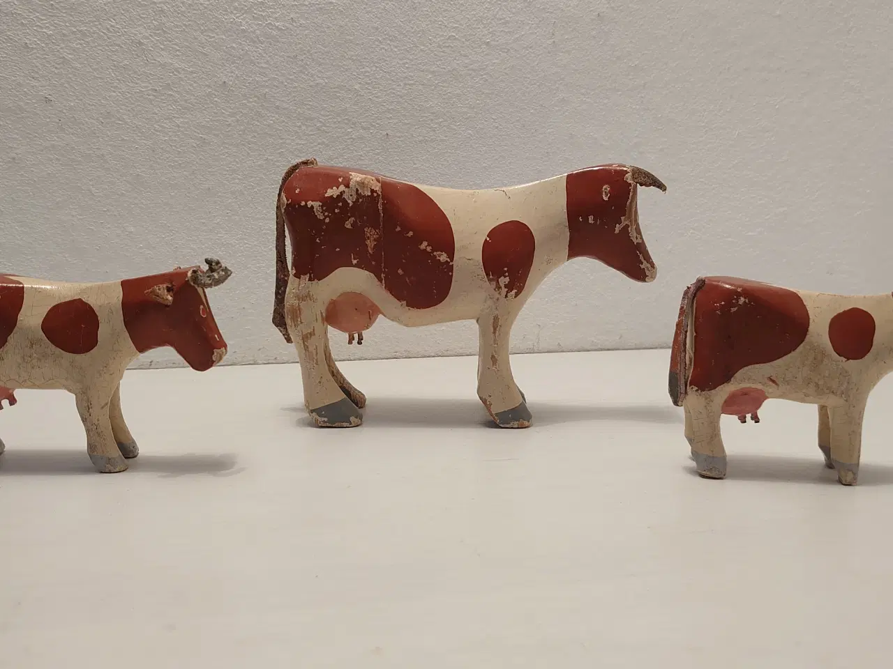 Billede 2 - Fængselslegetøj:3stk brunbrogede køer.Største L 13