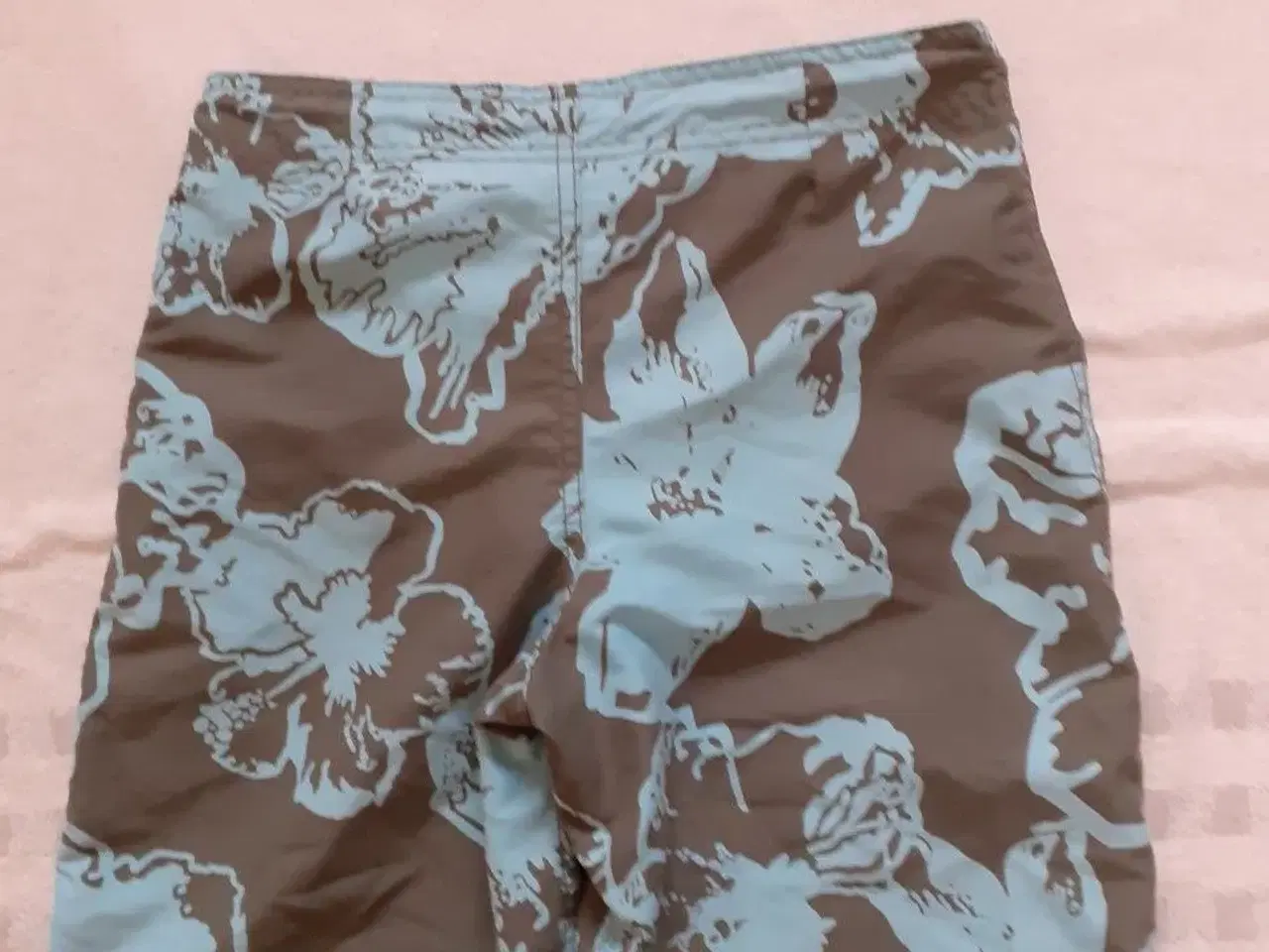 Billede 2 - Badeshorts, str. 146, mrk. H&M, kr. 25,00.    