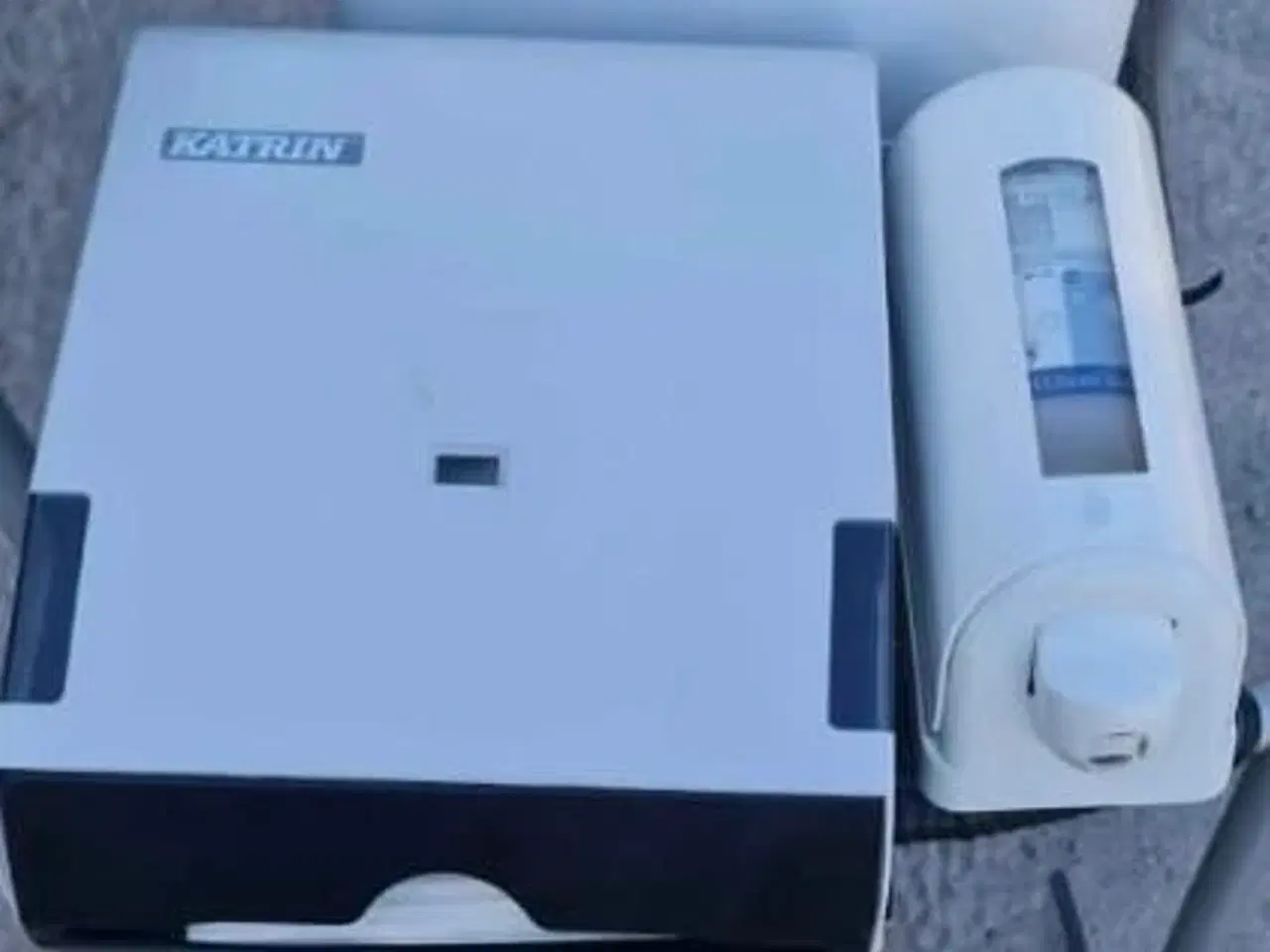 Billede 1 - Papir og sæbeholder