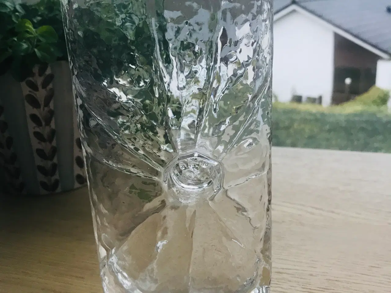 Billede 2 - Flot vase i kunstglas