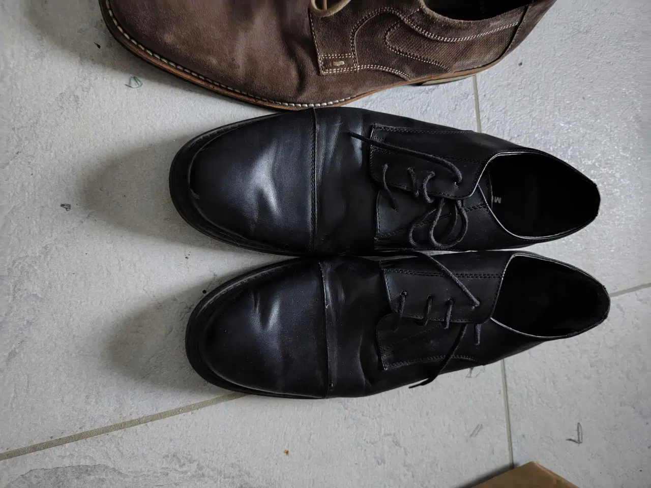 Billede 2 - Har 2 par sko 