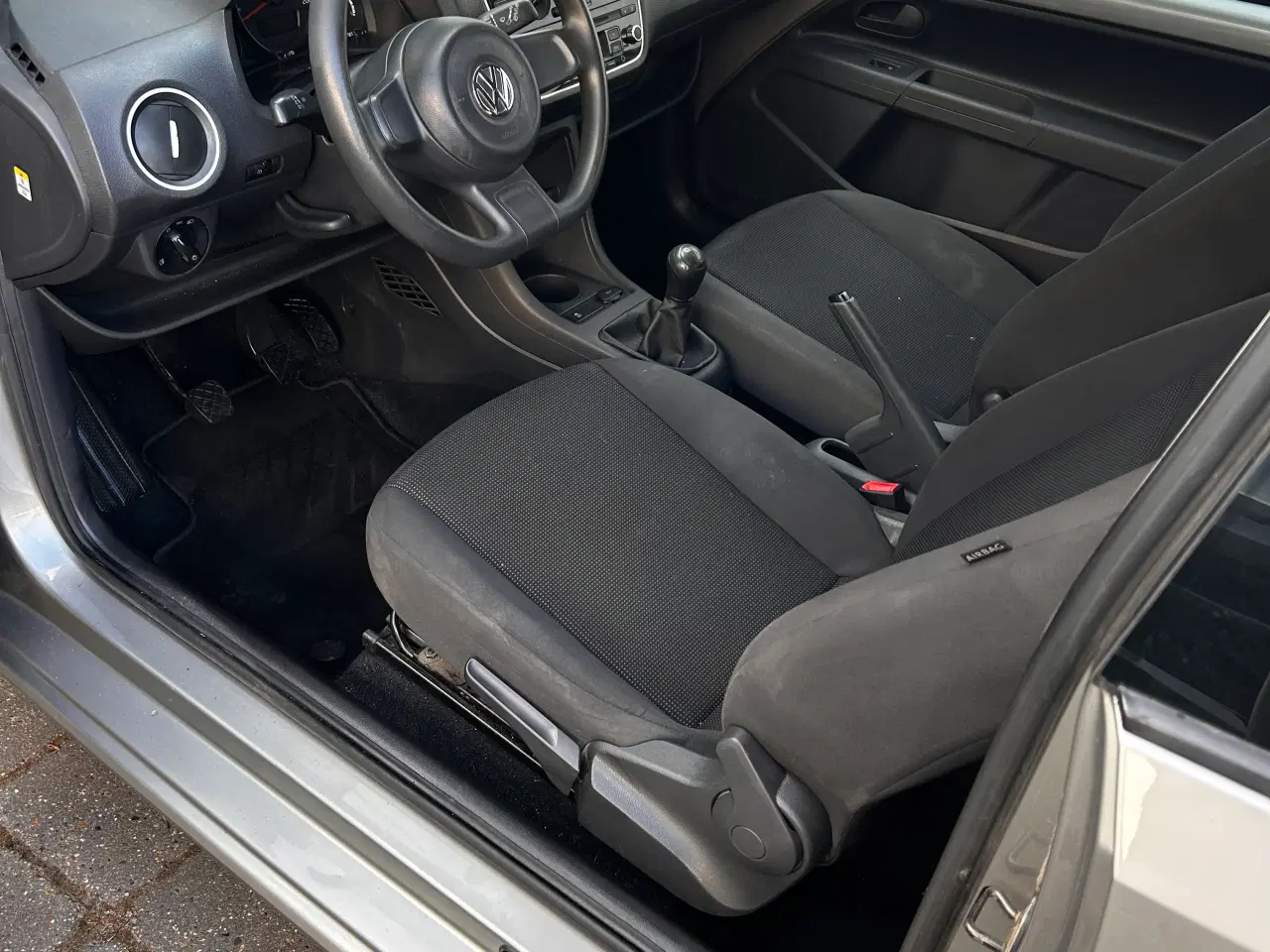 Billede 14 - Vw up lav km tal
