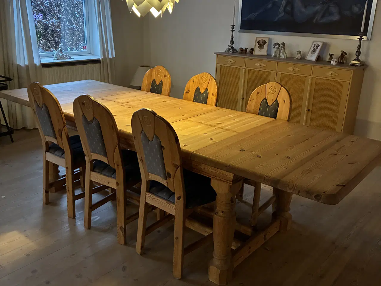 Billede 2 - Velholdt solidt spisebord