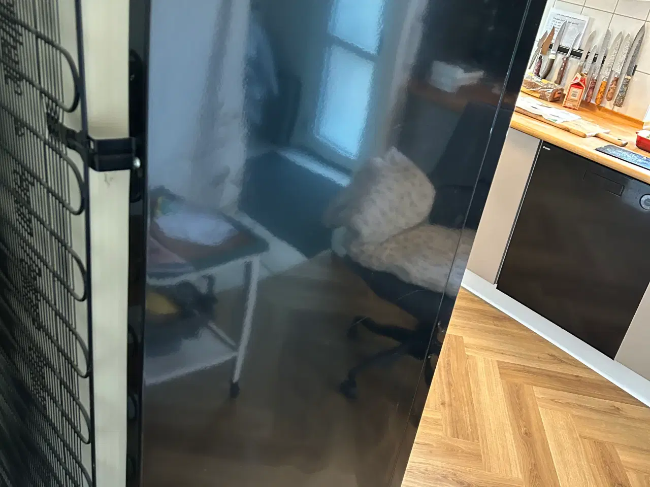 Billede 2 - Sort Køleskab fra Gorenje