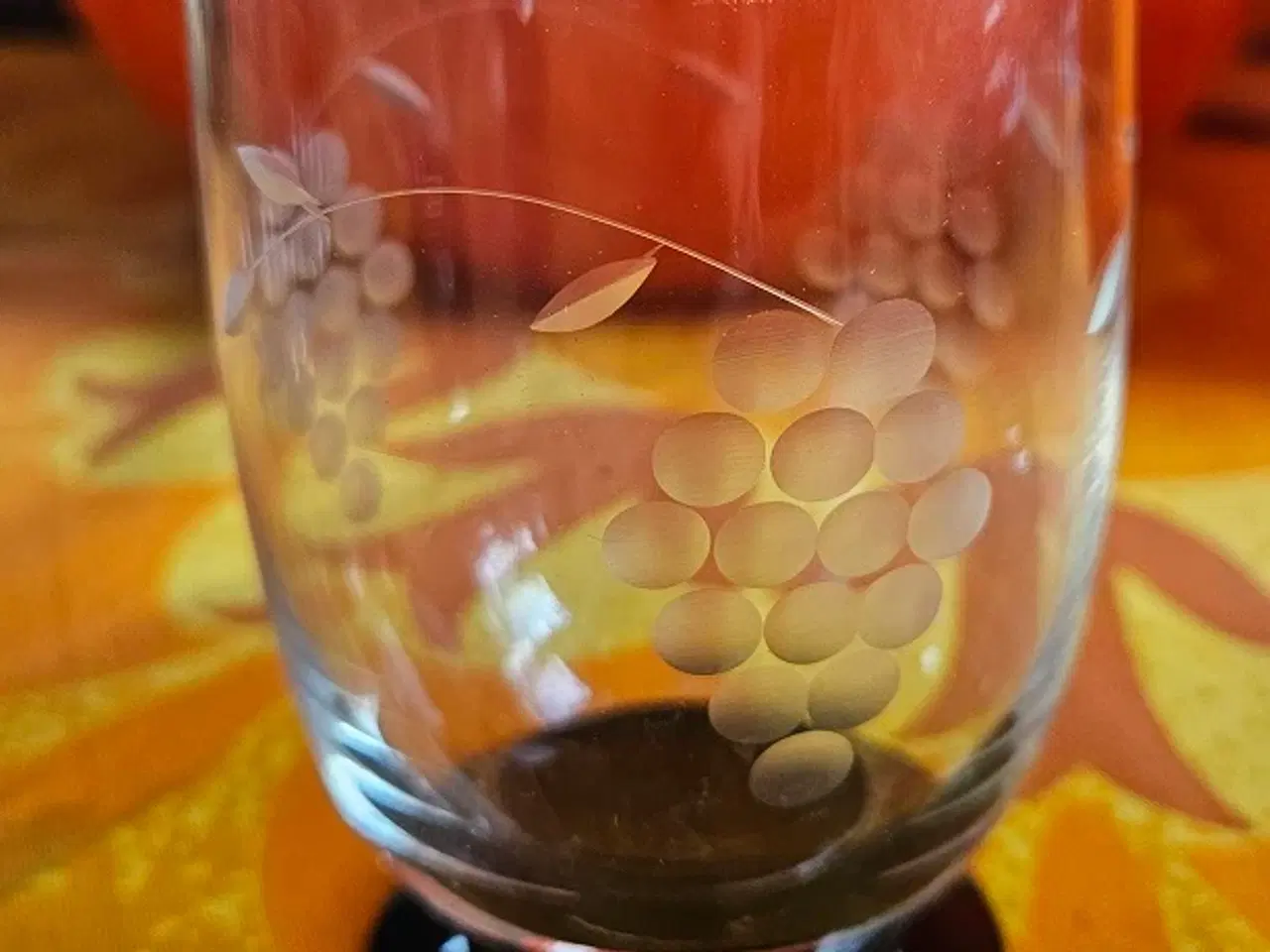 Billede 1 - 5 sortfods glas fra Holmegaard, samlet pris 150 kr