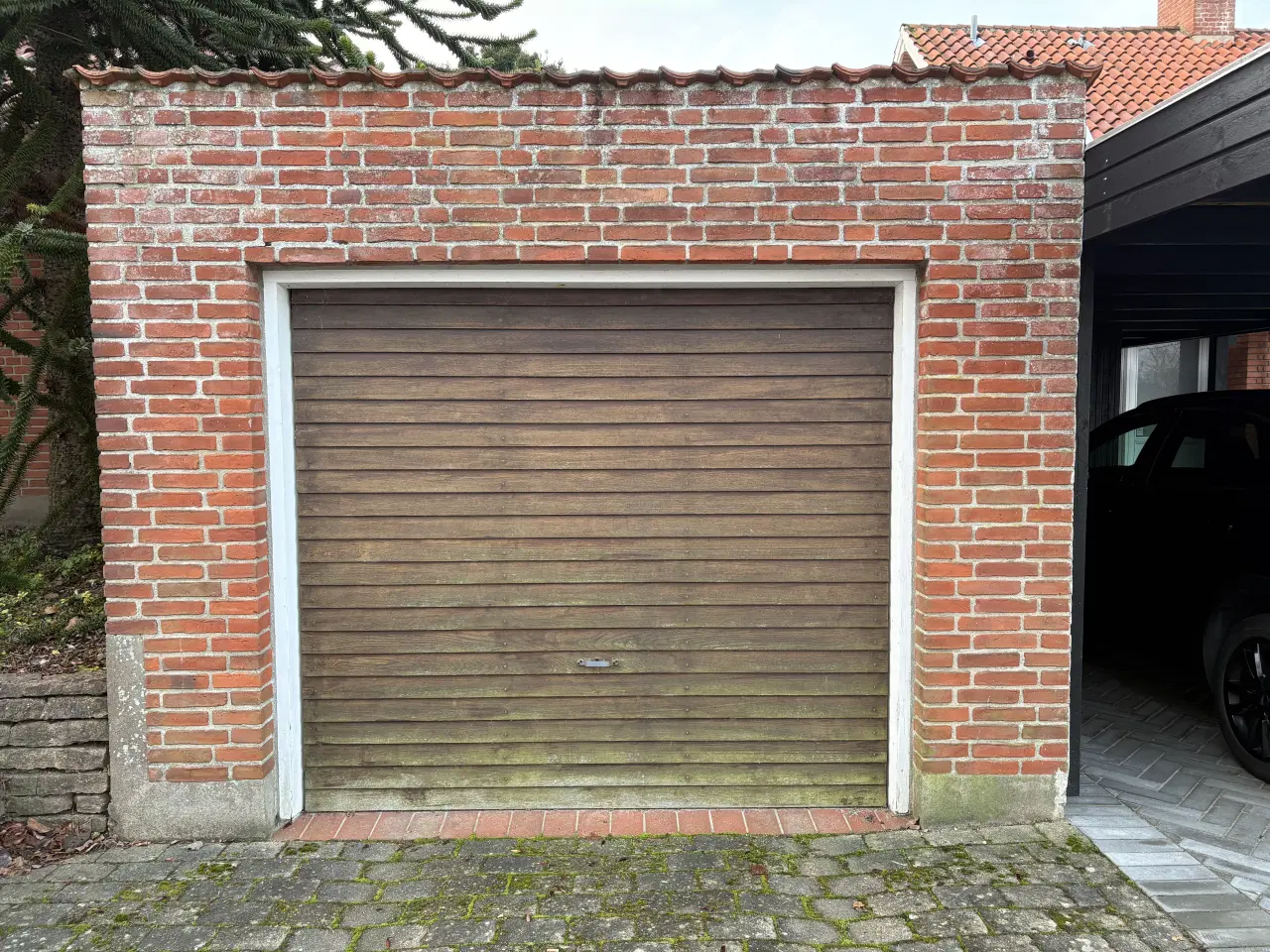 Billede 1 - Teaktræ vippe-garageport elektrisk