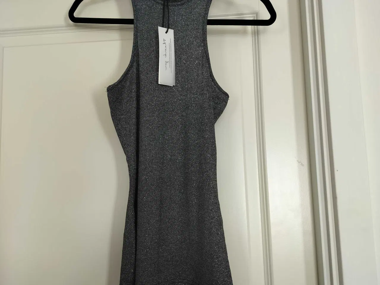 Billede 10 - 62 stk nyt tøj med mærker på. 