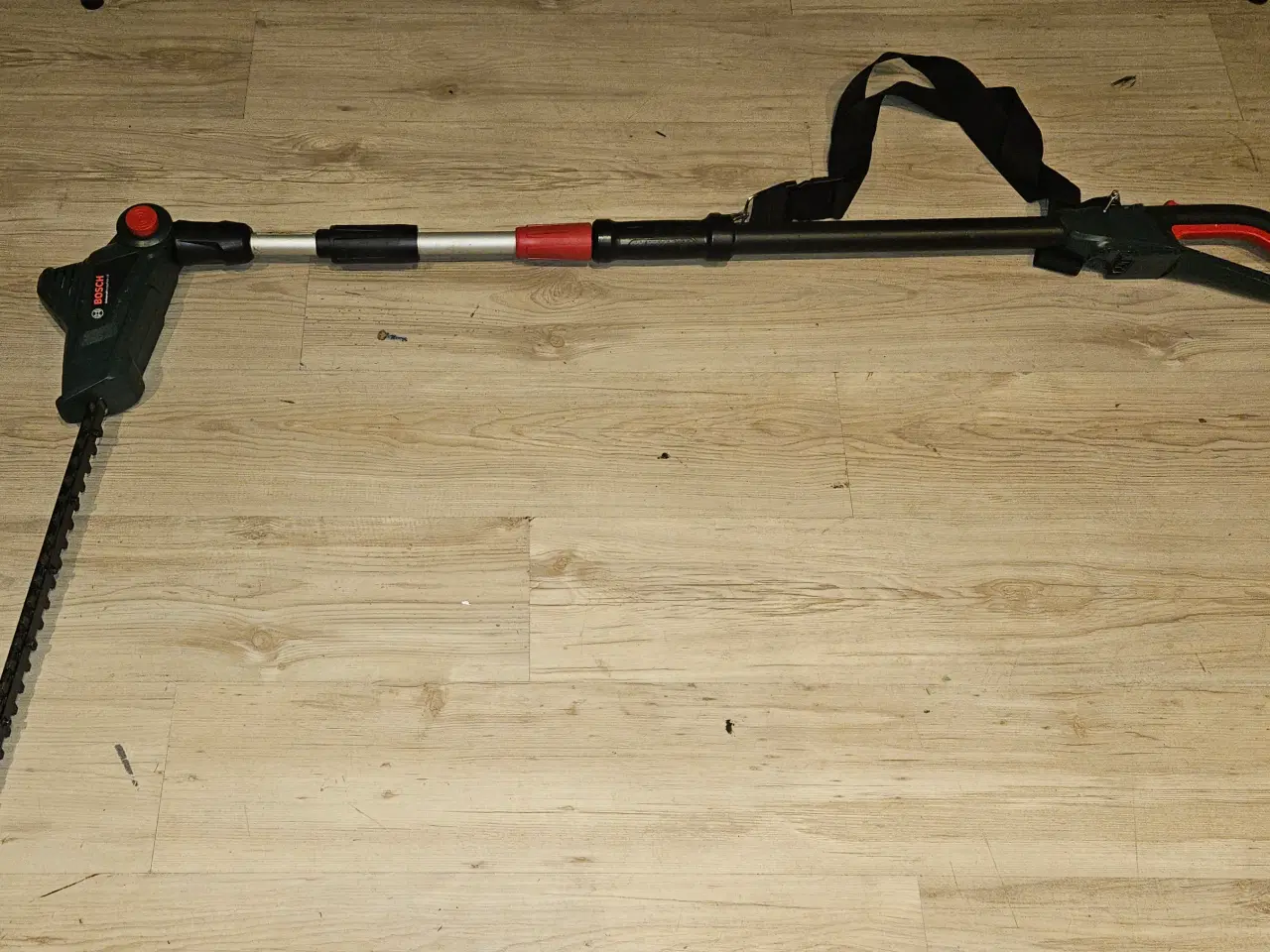 Billede 4 - Bosch teleskop hækkeklipper m.batteri og lader