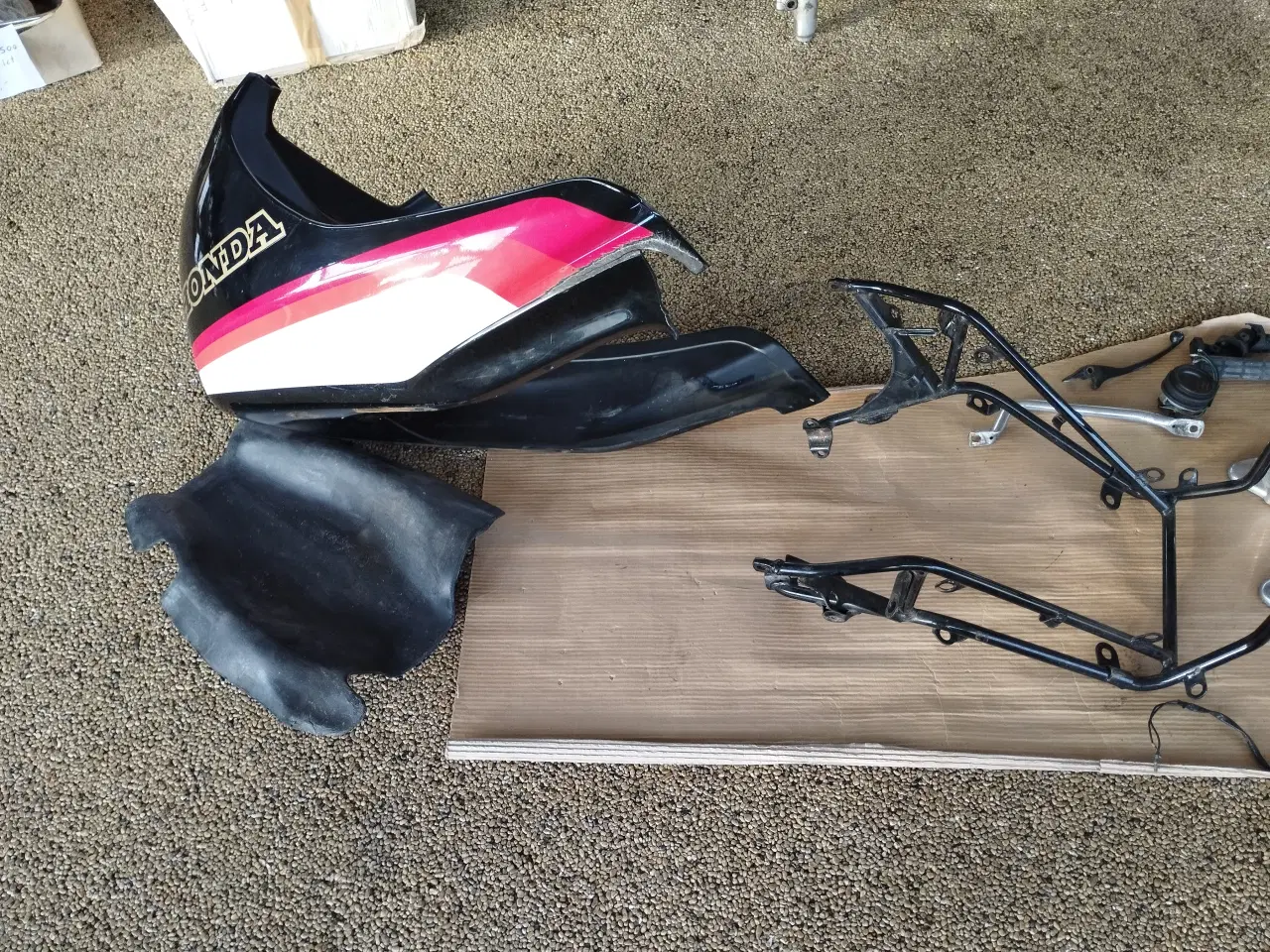 Billede 4 - Kåbedele til Honda 750 F 2 RC04