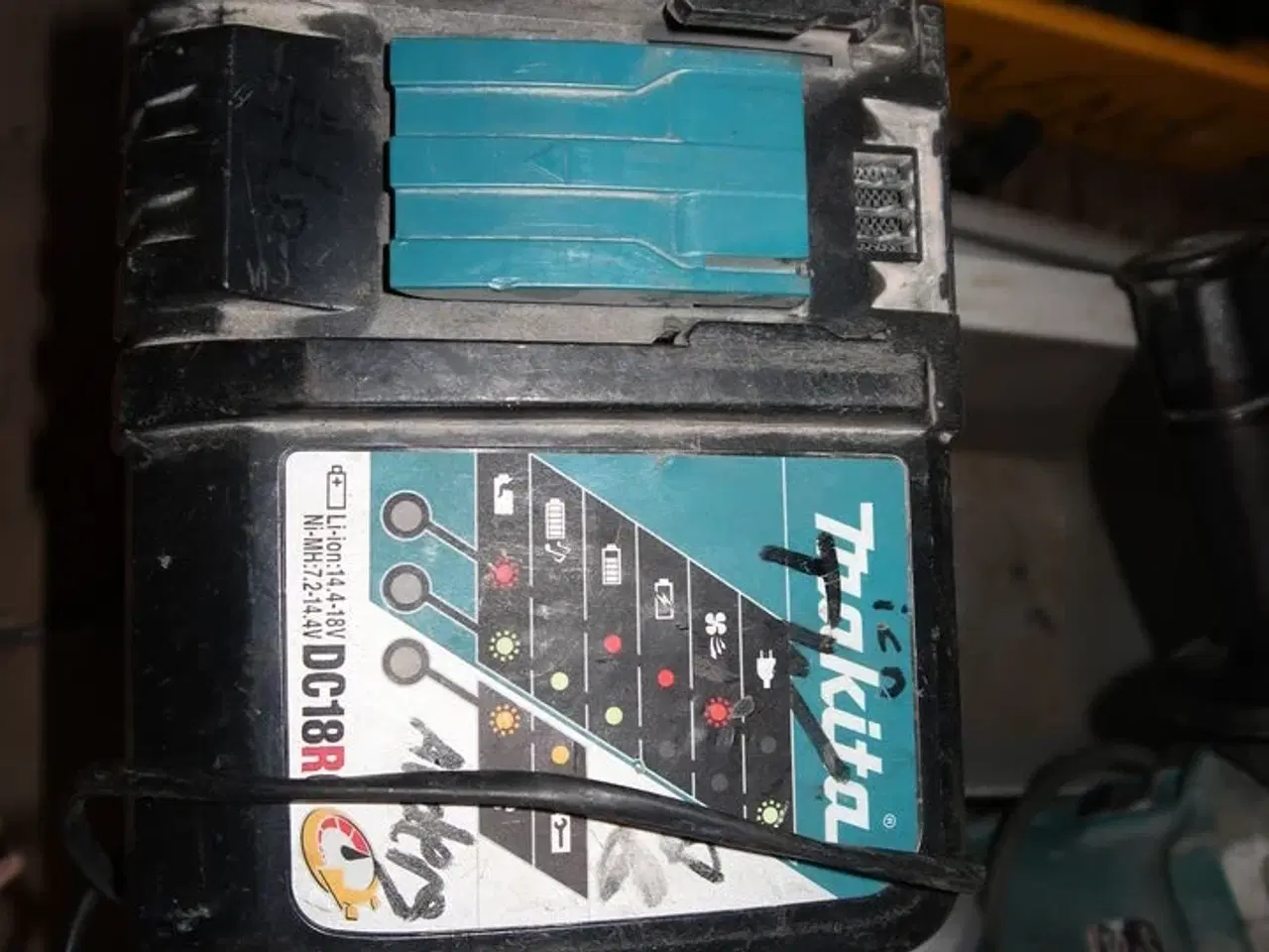 Billede 2 - 2 stk. håndværktøj MAKITA med batteri og lader