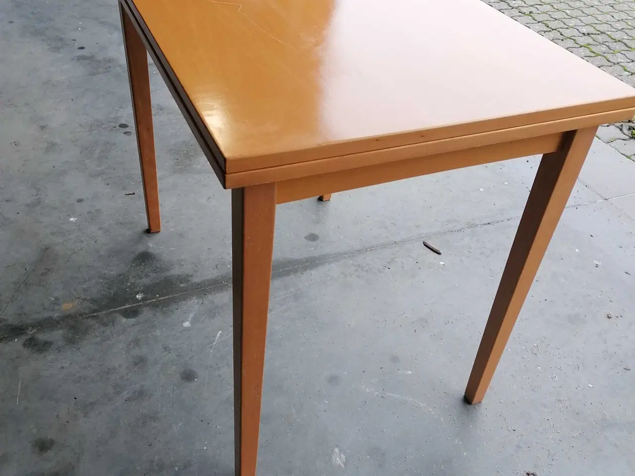 Billede 9 - Lille Charmerende Klapbord / Spisebord