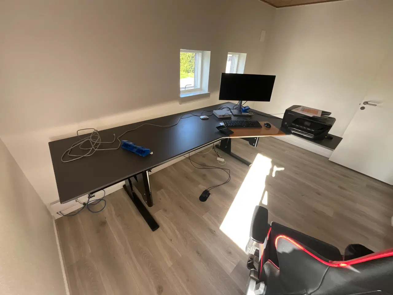 Billede 1 - Hævesænke skrivebord