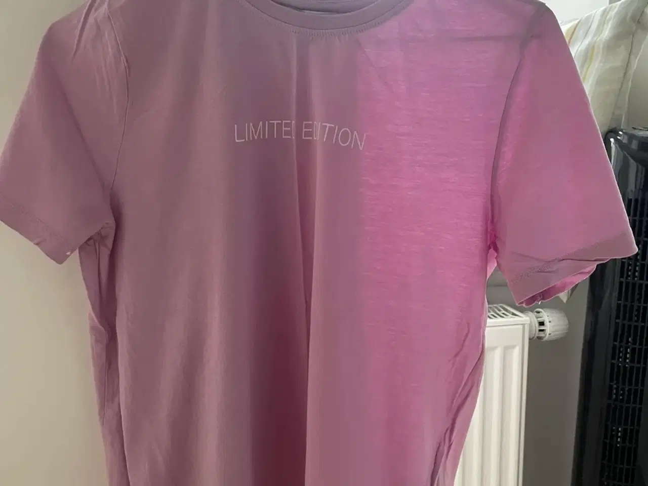 Billede 1 - Basic lyslilla t-shirt