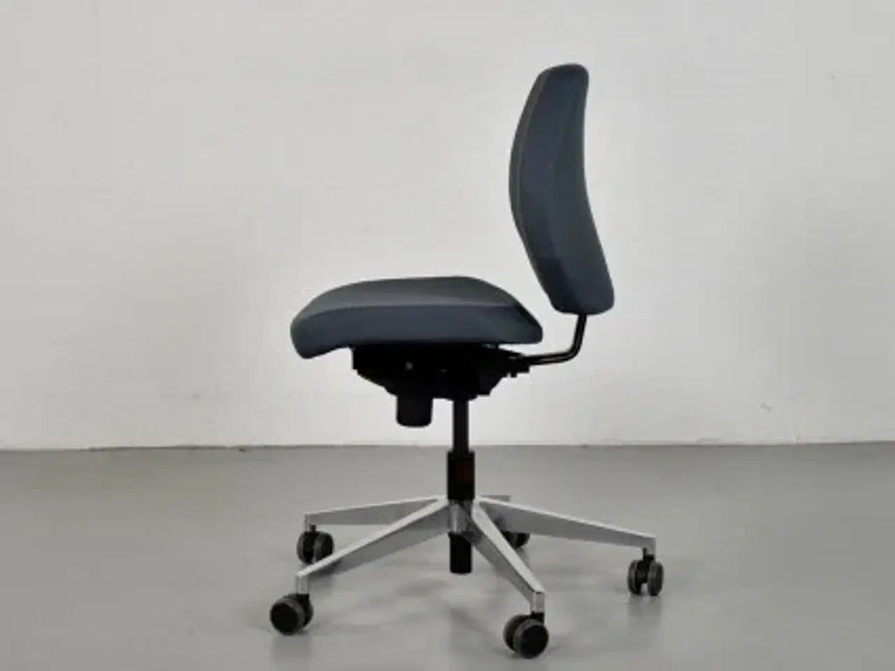 Billede 4 - Scan office kontorstol med grå polster og krom fod