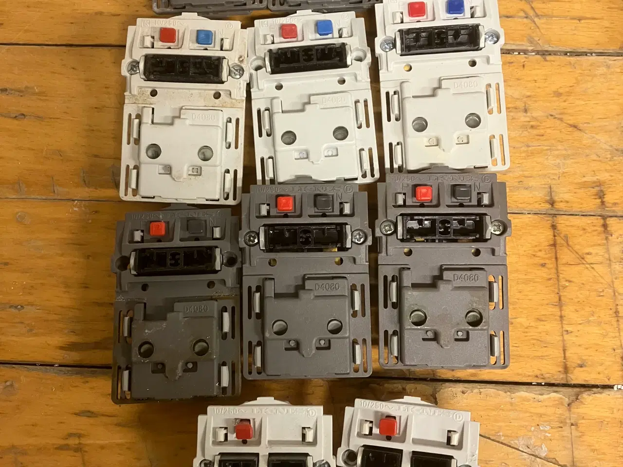 Billede 3 - Diverse fuga afbr og stikkontakt