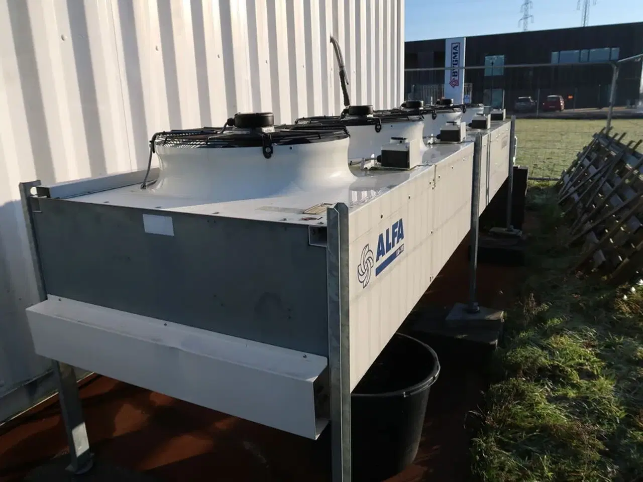 Billede 75 - 20 fods isolering container indrettet som testcenter af overskudsvarme (læs beskrivelse)