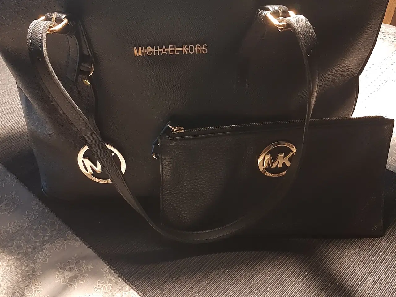 Billede 3 - Michael Kors taske og etuie 