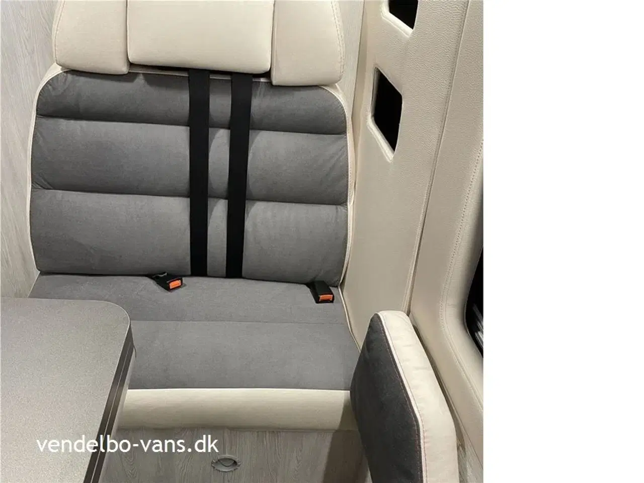 Billede 11 - 2025 - Rollerteam Livingstone Sport 7 Active   Van 5,99 m med 5. S. sele og sove pladser