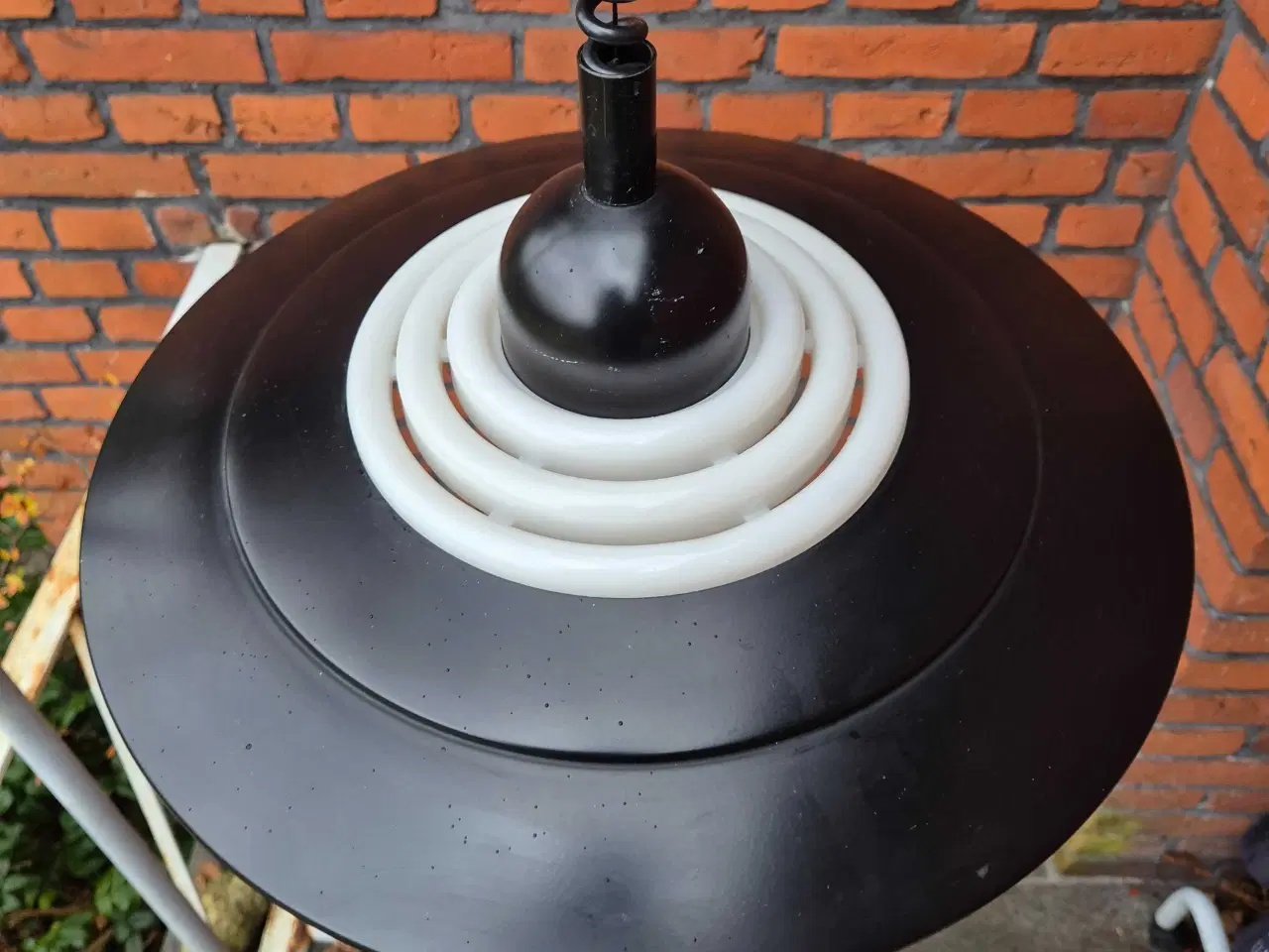 Billede 8 - Ufo-inspireret loftslampe med hejsefunktion 