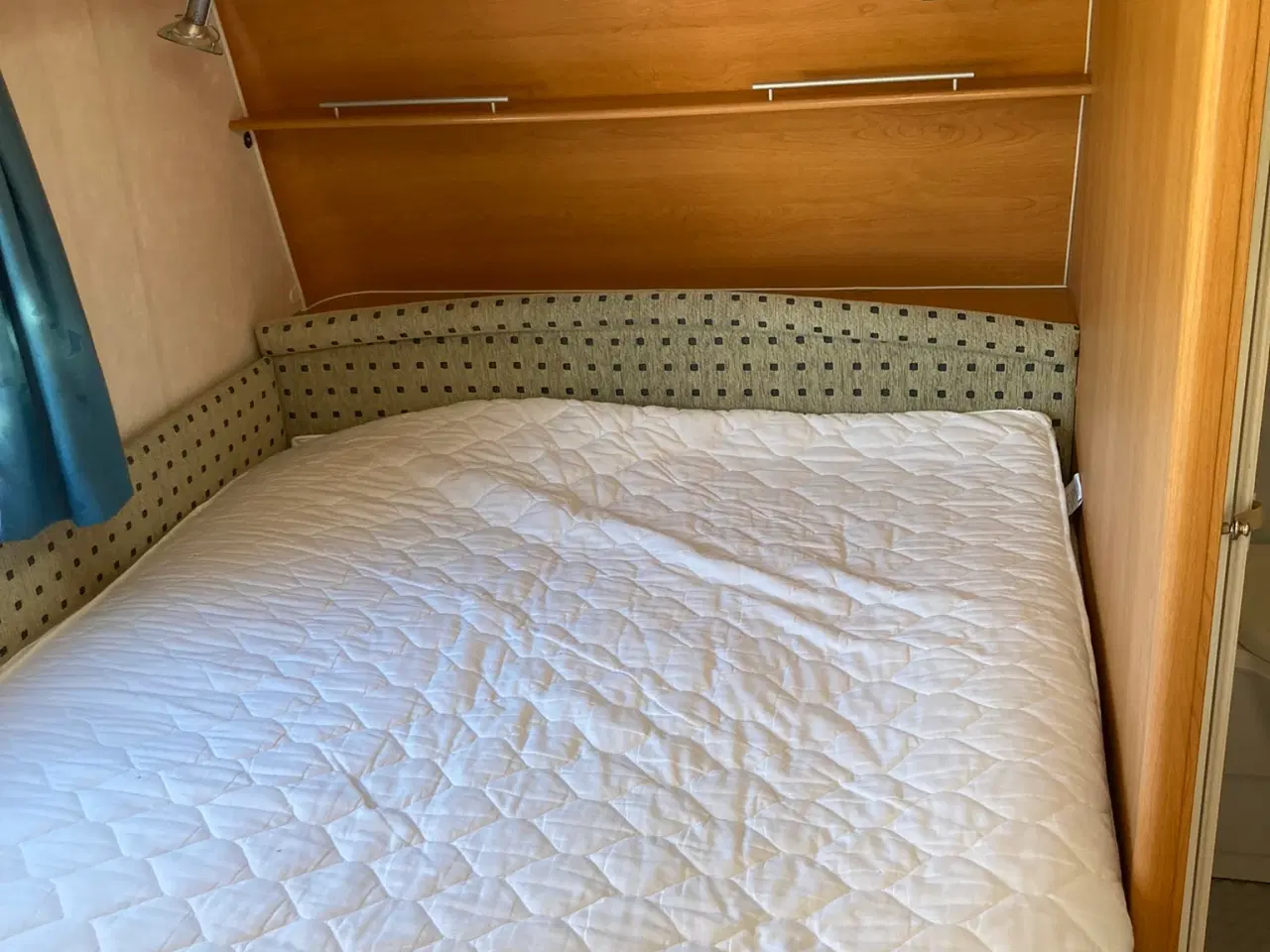 Billede 9 - Adria Unika 542 TK årg. 2009 -1300 kg med mover