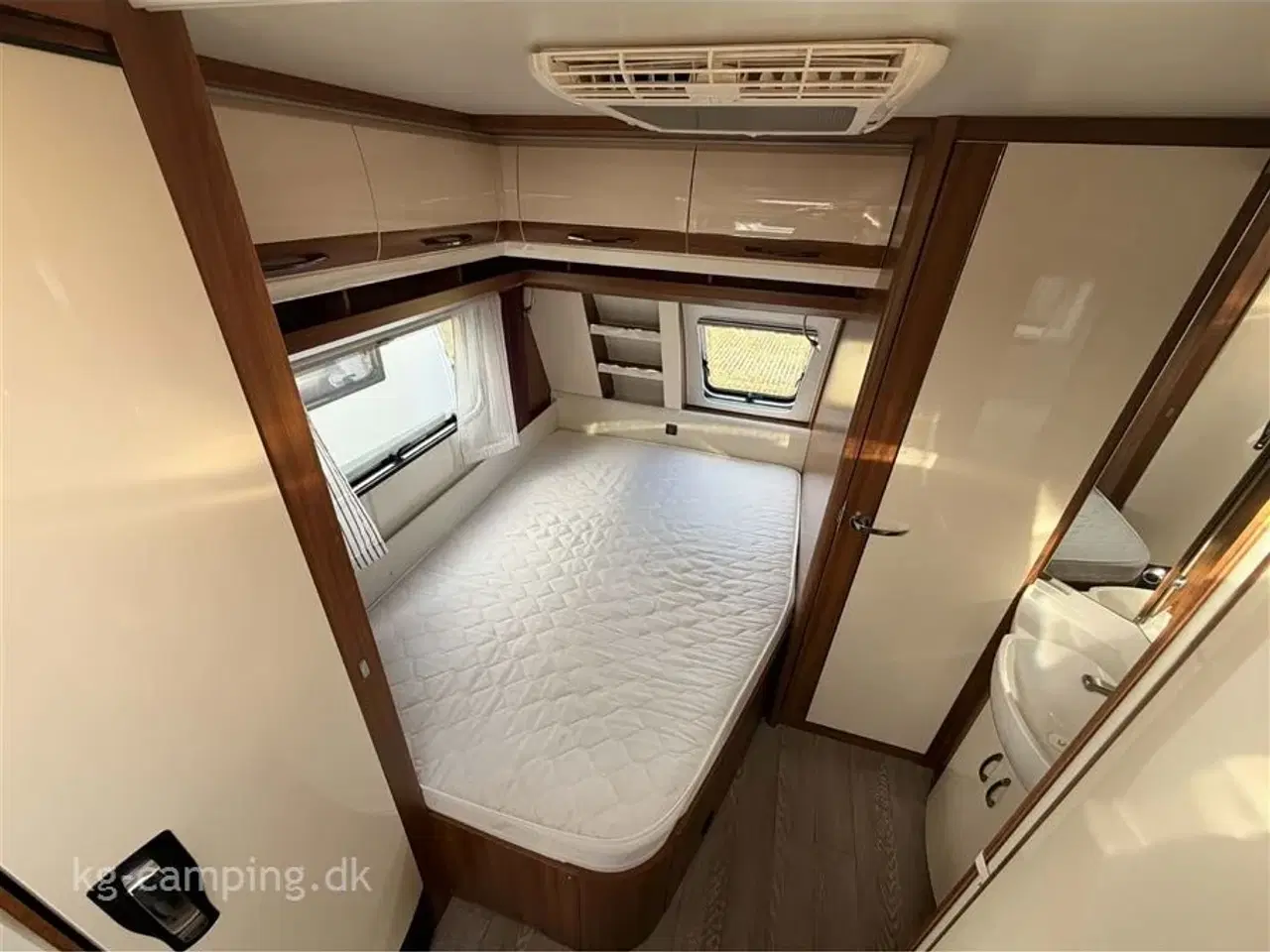 Billede 3 - 2017 - Hobby Excellent 495 UFe   Dobbeltseng, posemarkise, Mover, Aircondition og meget meget mere.
