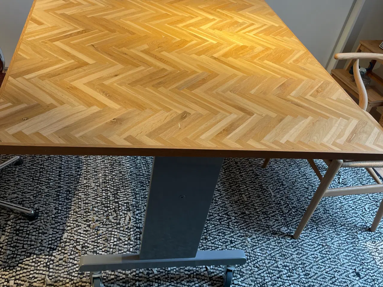 Billede 3 - skrivebord med sildebensplade