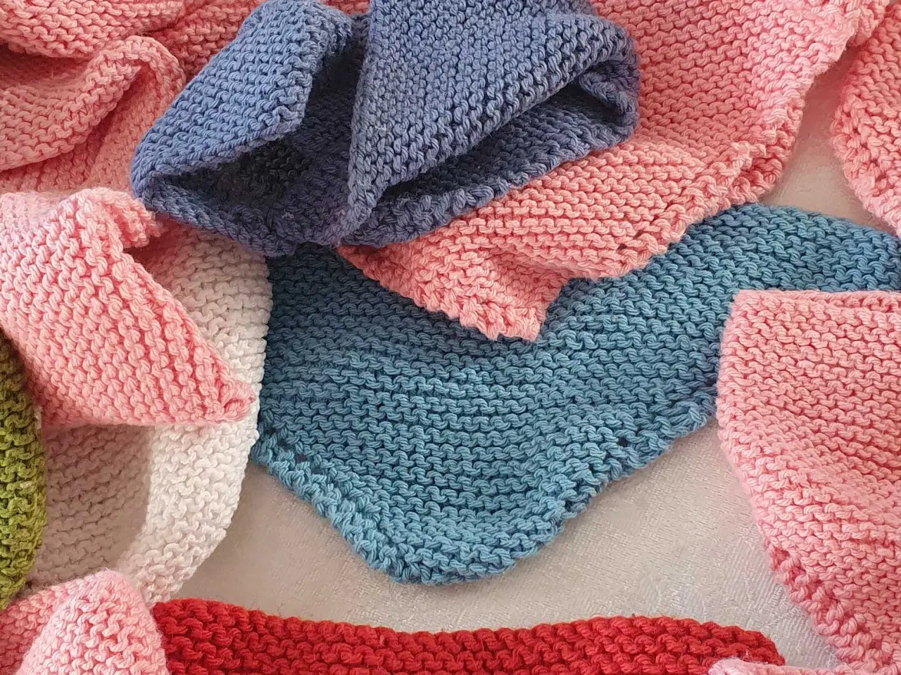 Billede 2 - Hagesmæk hjemmestrikket bomuld