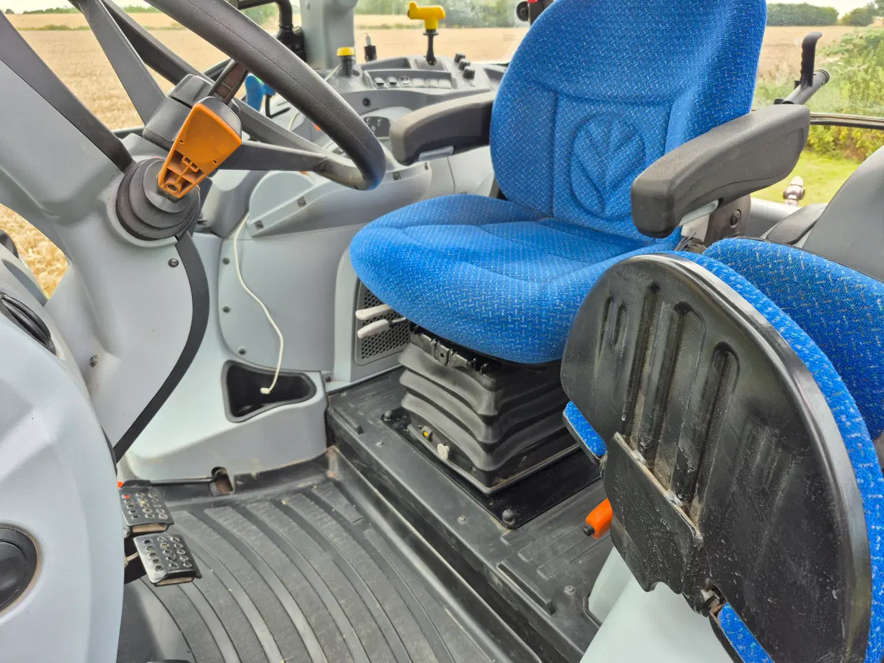 Billede 6 - Velholdt New Holland Traktor med lavt timetal
