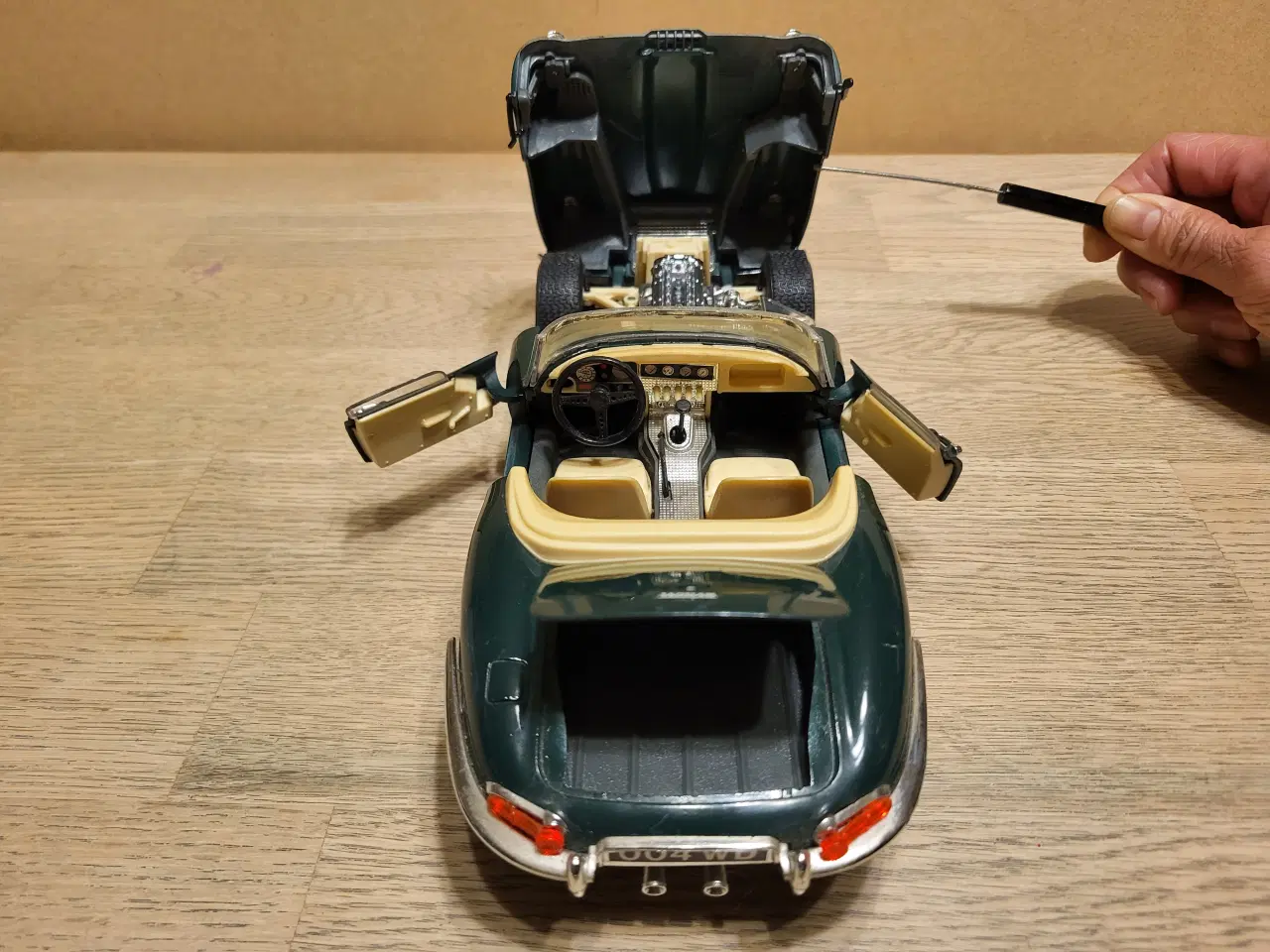 Billede 3 - Modelbil. JAGUAR E-Type Cabriolet (1961). Skala 1/