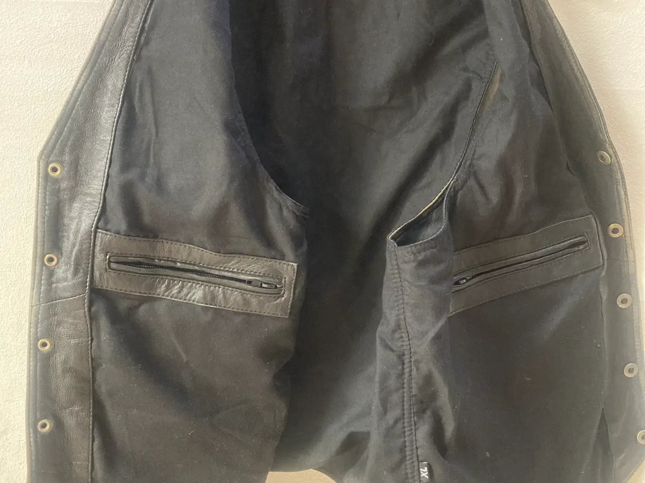 Billede 3 - JOHNNY CASH, skind vest