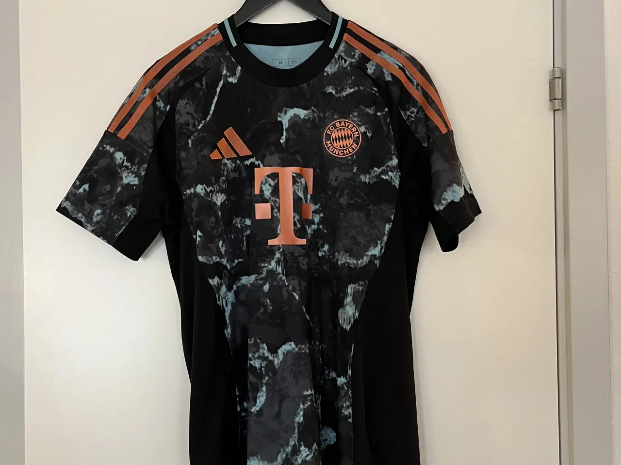 Billede 1 - Fodboldtrøje