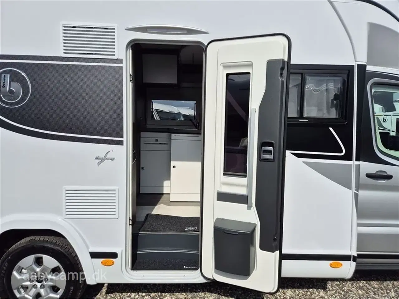 Billede 5 - 2025 - Benimar Tessoro 463   2025 Model på den Nye Ford Transit.
