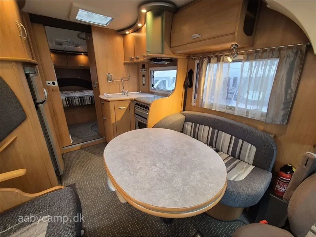 Billede 9 - 2009 - Bavaria   solceller. batteri. markise. Alde centralvarme. Anhængertræk. A/C. Queensbed. Partikelfilter. hydrauliske støtteben.   SÆLGES KUN TIL CVR !!!