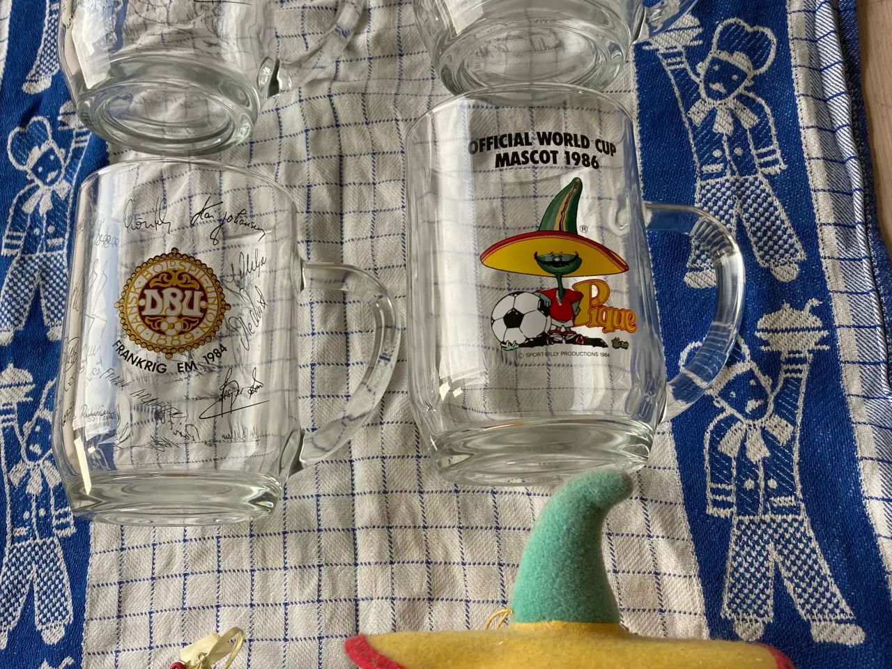Billede 1 - Fodboldkrus,  maskotter DBU 1984/1986