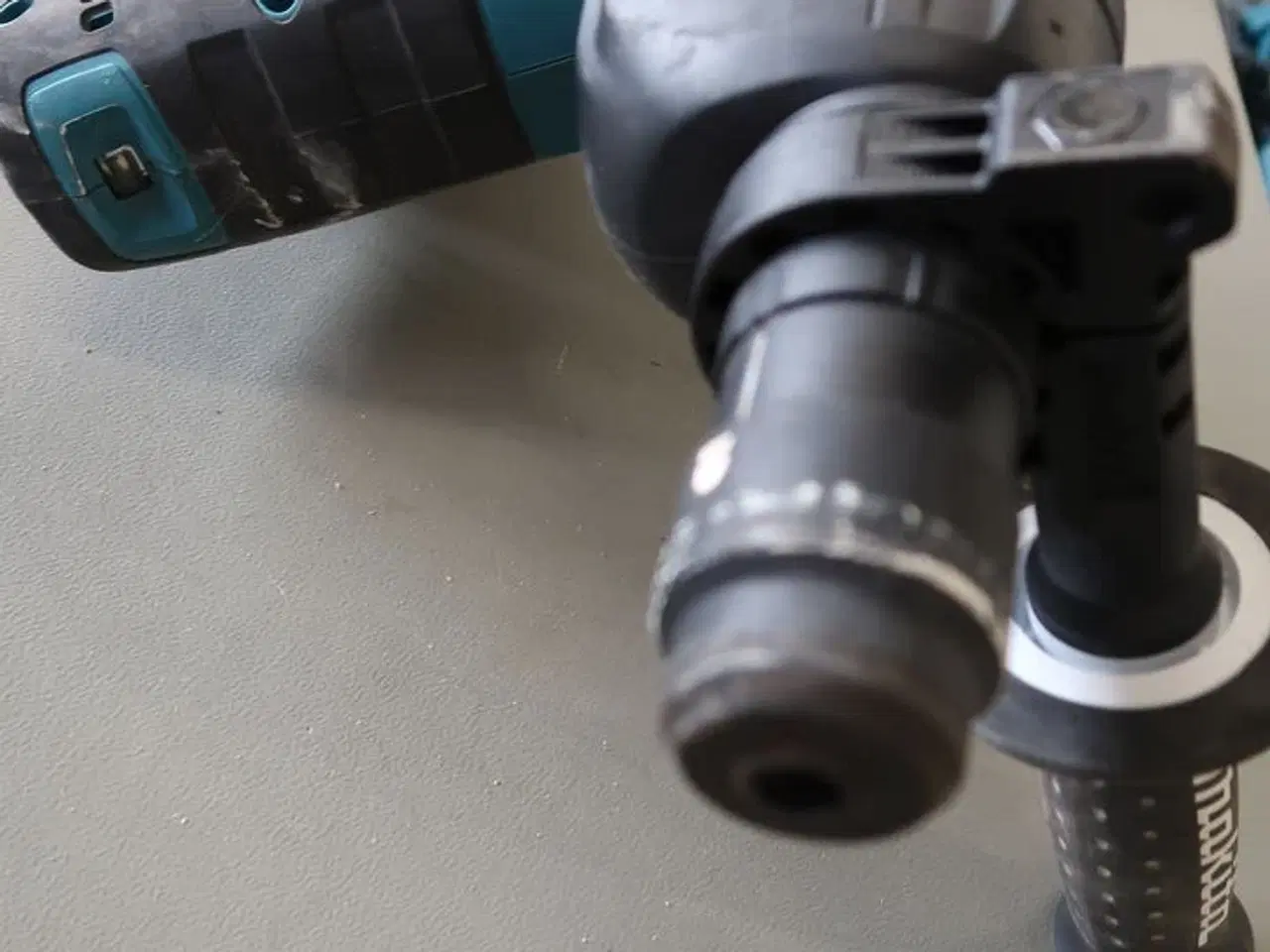 Billede 3 - Borehammer MAKITA DHR264 med 2 batterier