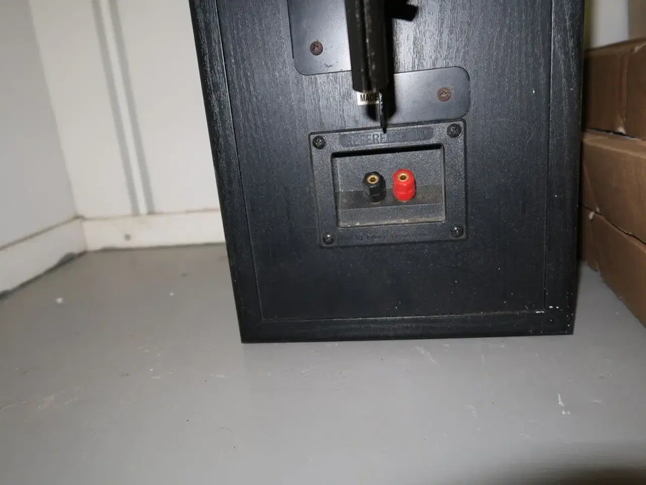 Billede 5 - Div. Elektronik, højtalere, skrivebord, merchandise m.m.