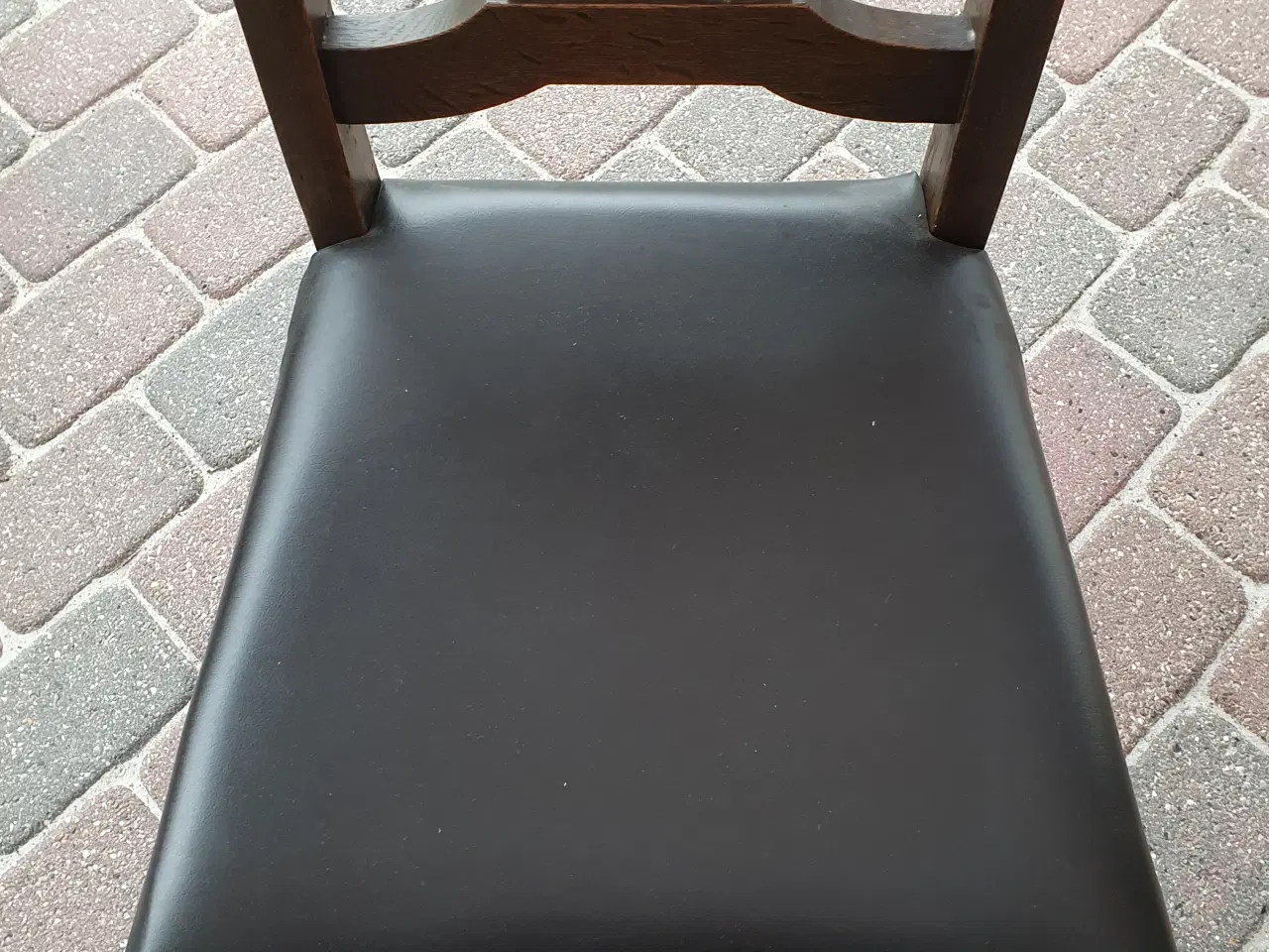 Billede 3 - To stk ældre spisebordsstole 
