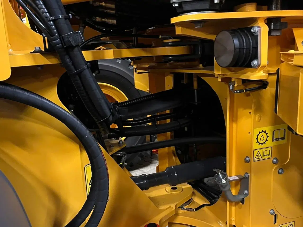 Billede 15 - Volvo L 90H  H2 fabriksny Dansk maskine med masser af udstyr, blan.Co-Pilot & med brede 650/65R25 hjul