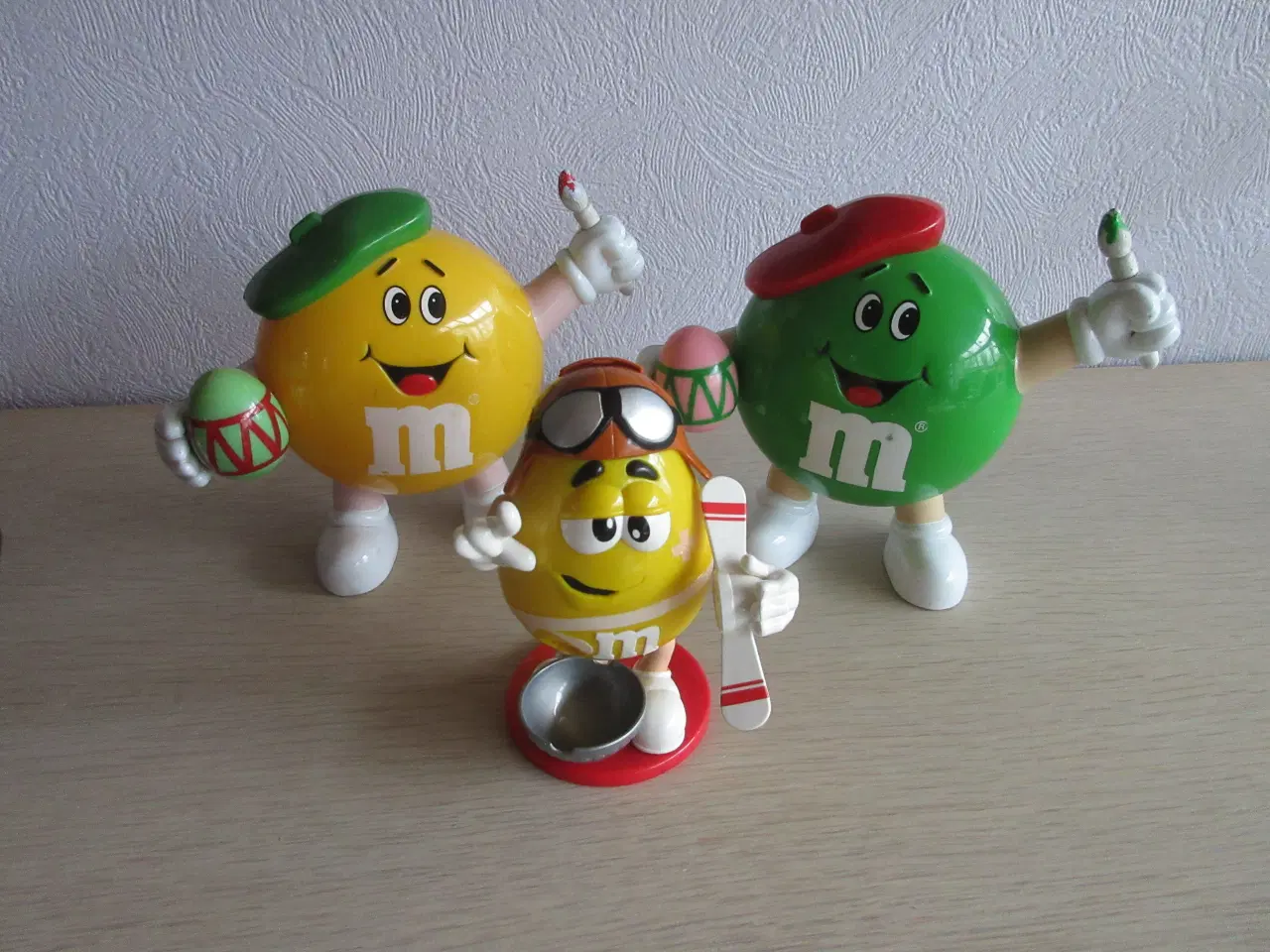 Billede 1 - M & M dispensere af ældre dato ;-)