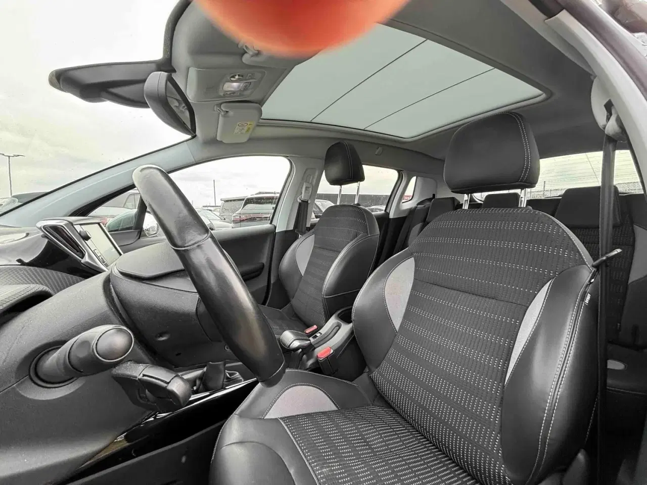 Billede 3 - Peugeot 2008 1,2 e-THP 110 Allure Sky