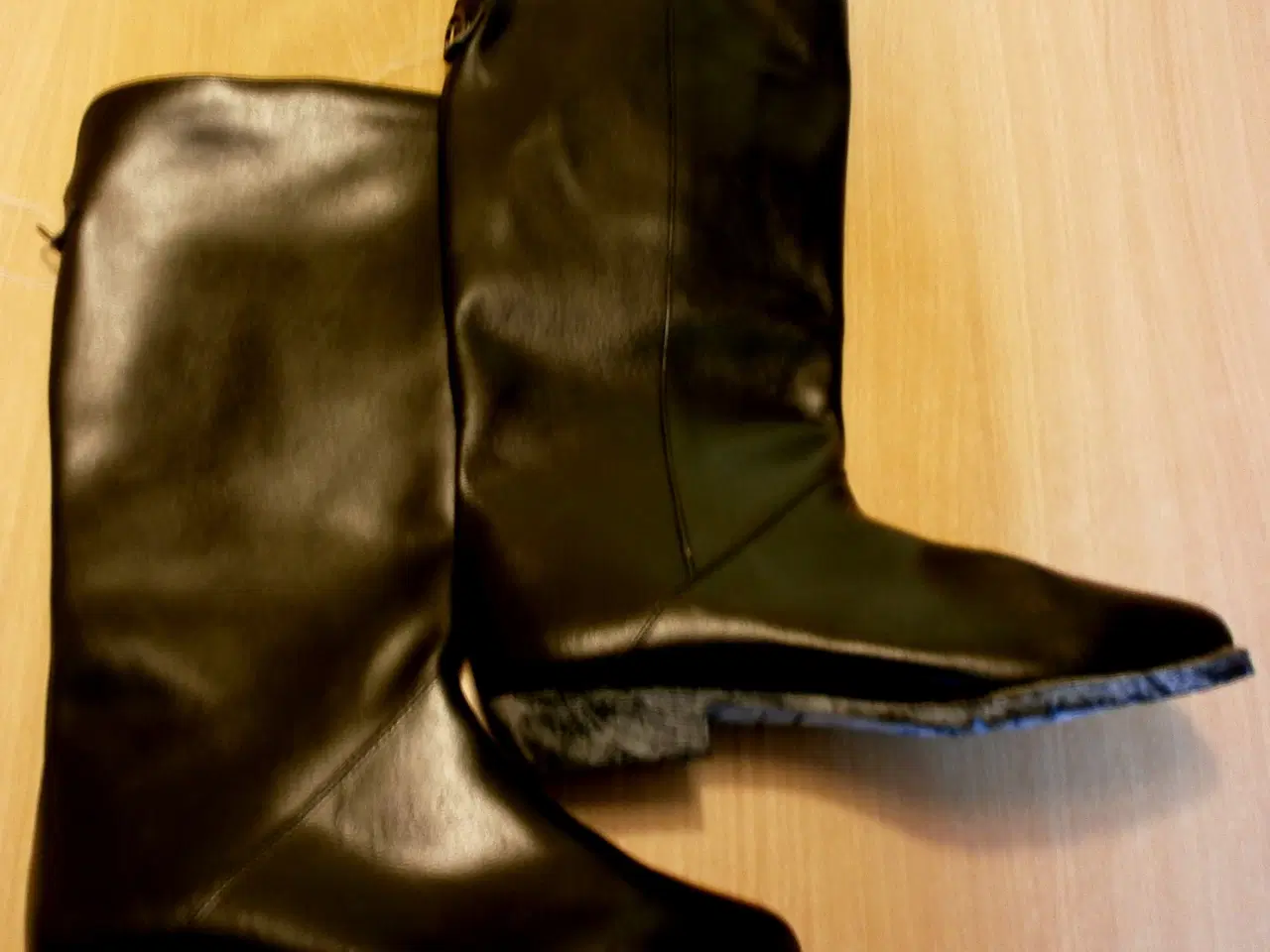 Billede 3 - Nye støvler, Str. 37, Sort - Perfekt Gave !