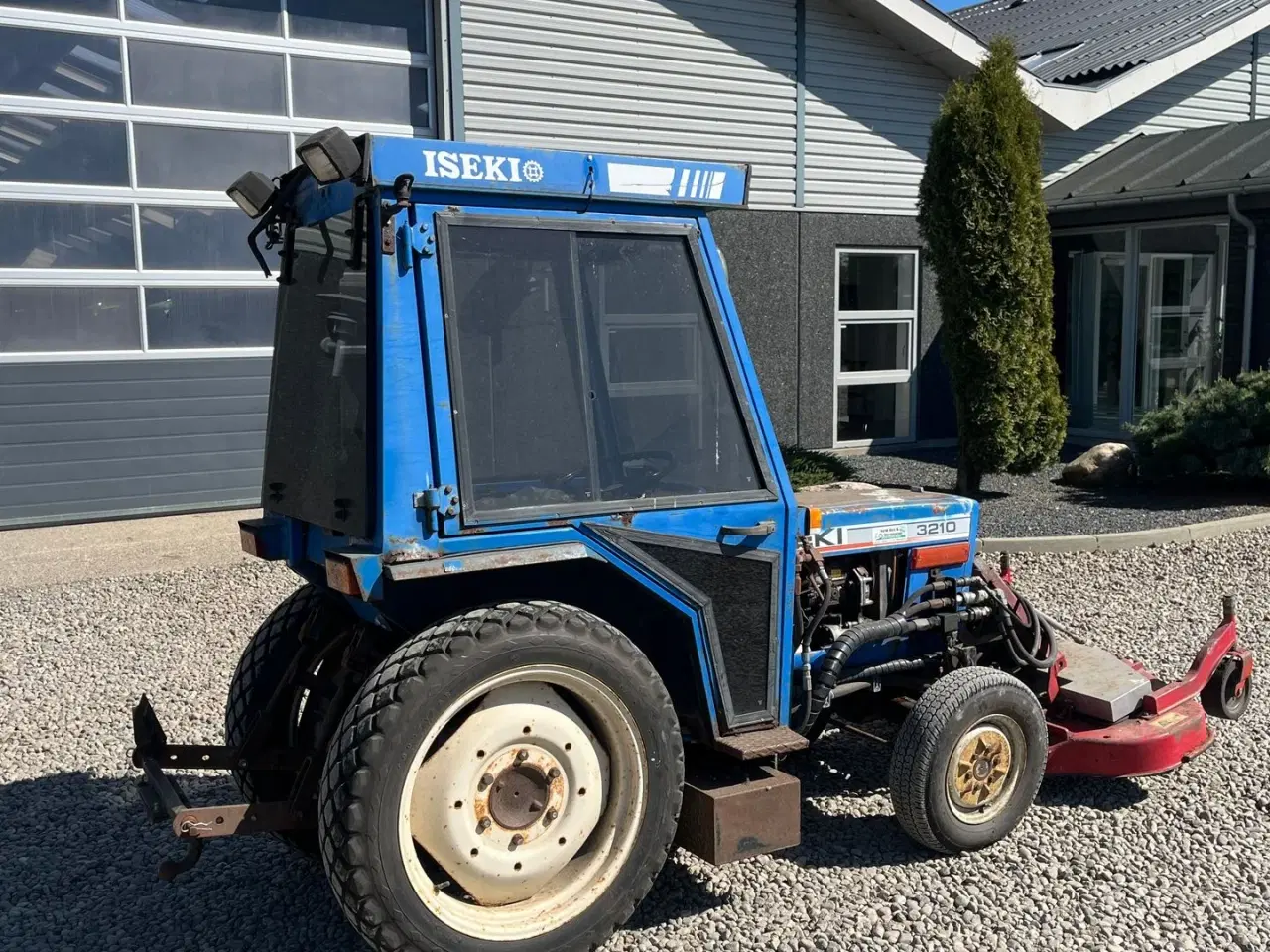 Billede 11 - Iseki 3210 Med klipper og kost