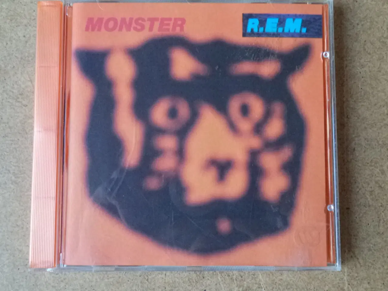 Billede 1 - R.E.M. ** Monster                                 